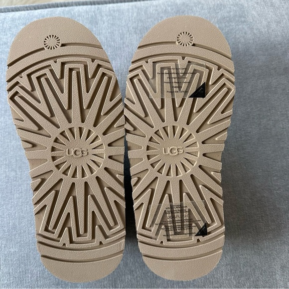 UGG Women's Bea Mary Jane Shoes - Picture 3 of 4